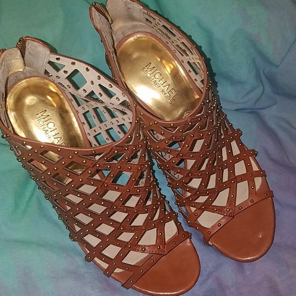 Michael Kors Camel Brown Cage Heels w/Gold Details - Picture 5 of 8